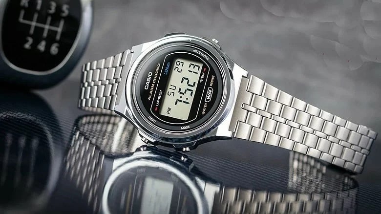 Dây thép đồng hồ Casio sẽ thường chiếm 30% giá trị của đồng hồ